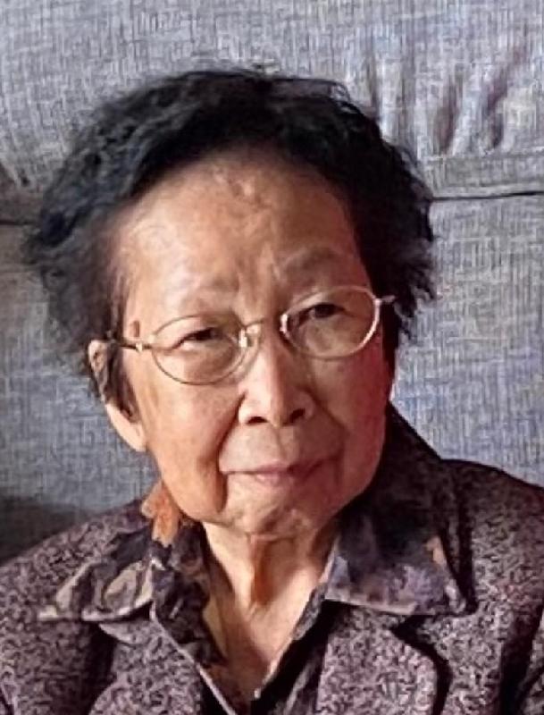 Missing woman Yeung Chor-shin is about 1.5 metres tall, 48 kilograms in weight and of thin build. She has a pointed face with yellow complexion and short straight black and brown hair. She was last seen wearing a blue long sleeves jacket, dark trousers, black shoes, carrying a green umbrella and a black shoulder bag.