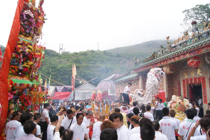 The Tin Hau Festival in Hong Kong has been inscribed onto the Fifth National List of Intangible Cultural Heritage by the Ministry of Culture and Tourism of the People's Republic of China. Photo shows the celebration of the Tin Hau Festival in Leung Shuen Wan, Sai Kung.
