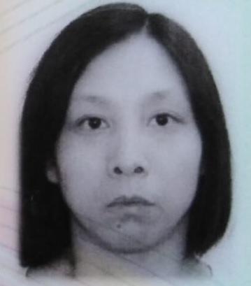 Lau Siu-ho, aged 51, is about 1.6 metres tall, 60 kilograms in weight and of middle build. She has a round face with yellow complexion and long black hair. She was last seen wearing a white T-shirt, black shorts, black sandals and carrying a pink sling bag.