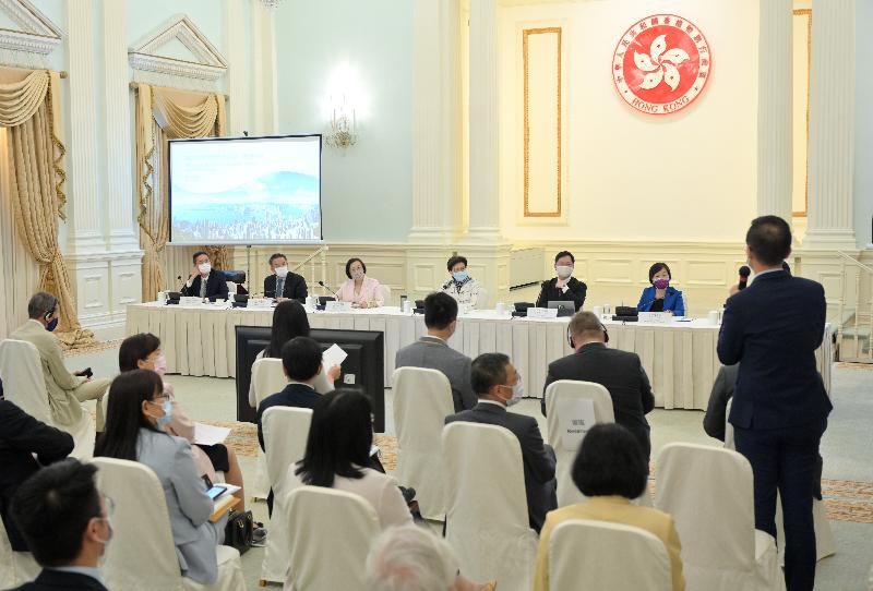 The Chief Executive, Mrs Carrie Lam (fourth left), today (July 15) held the first consultation session on the Policy Address at Government House to listen to the views of stakeholders on the upcoming Policy Address in respect of health technology. The Secretary for Innovation and Technology, Mr Alfred Sit (fifth left); the Secretary for Food and Health, Professor Sophia Chan (third left); and the Secretary for Financial Services and the Treasury, Mr Christopher Hui (second left), also attended the meeting.