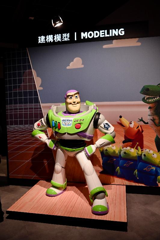 The exhibition "The Science Behind Pixar" will be held at the Hong Kong Science Museum from tomorrow (July 30). Visitors can take photos with Buzz Lightyear, one of the main characters of "Toy Story", and learn how virtual 3D character models are created in the Modeling section.
