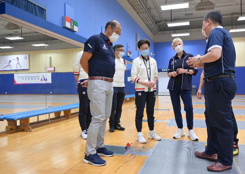 The Chief Executive, Mrs Carrie Lam, this morning (August 8) visits the Hong Kong Sports Institute (HKSI). Photo shows Mrs Lam (centre) inspecting the facilities of HKSI.
