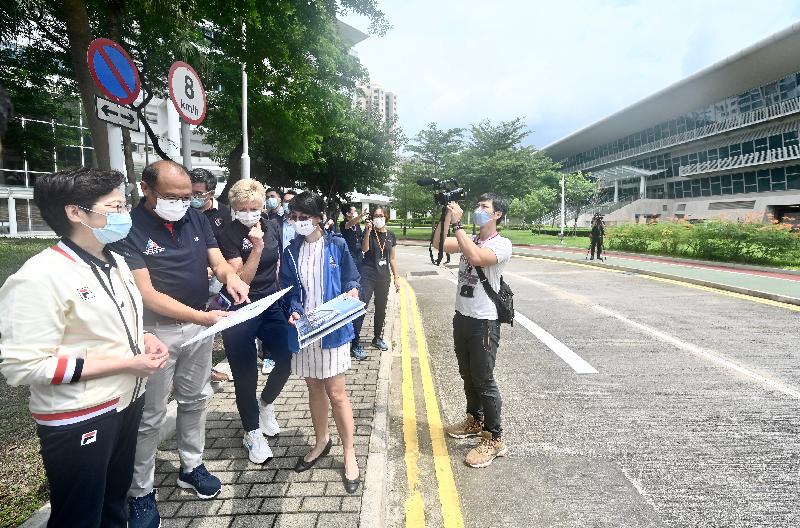 The Chief Executive, Mrs Carrie Lam, this morning (August 8) visits the Hong Kong Sports Institute. Photo shows Mrs Lam (first left) inspecting the site where the new facilities building is planned to be built.