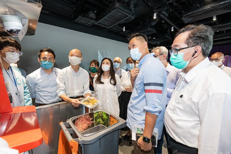 The Legislative Council Panel on Environmental Affairs visits the organic resources recovery centre O．PARK1 at Siu Ho Wan on Lantau Island today (August 17) to learn about the process of converting food waste into biogas for power generation.