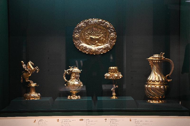 The "Tsar of All Russia. Holiness and Splendour of Power" exhibition currently being held at the Hong Kong Heritage Museum will end on August 29 (Sunday). Picture shows diplomatic gifts presented to tsars by foreign ambassadors.