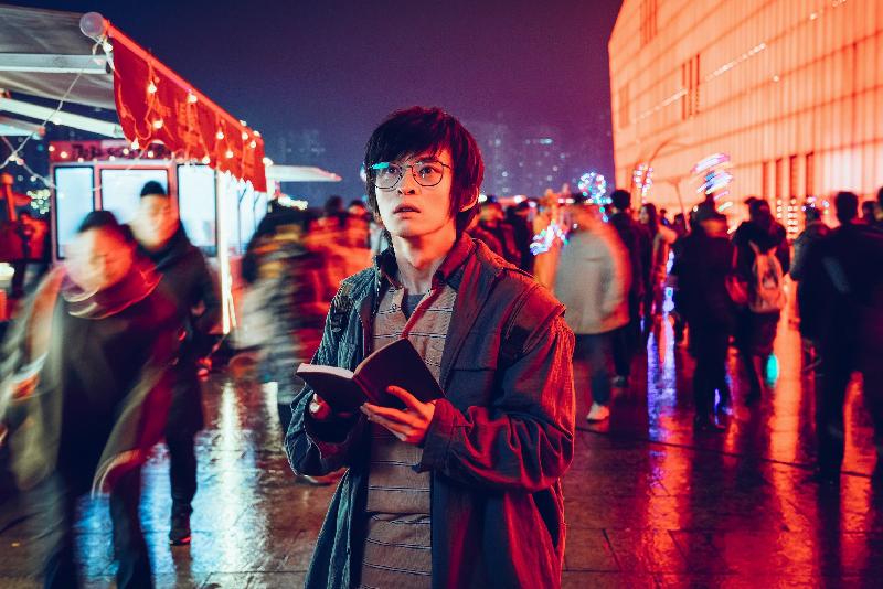 康樂及文化事務署和華南電影工作者聯合會合辦的「中國內地電影展2021」將於九月十七日至十月二十九日舉行，選映十二部內地近年出品的佳作。圖示《刺殺小說家》（2021）劇照。