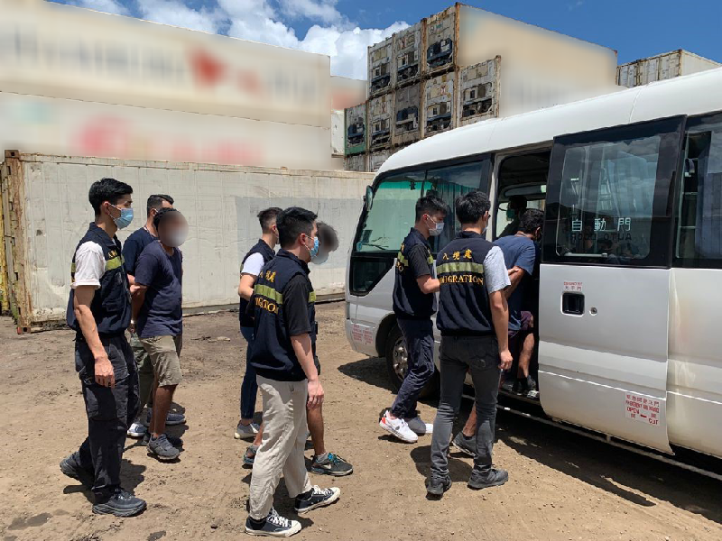 The Immigration Department mounted a series of territory-wide anti-illegal worker operations codenamed "Twilight", "Contribute", "Fastrack" and "Greenlane" from August 30 to yesterday (September 2). Photo shows suspected illegal workers arrested during the operations.
