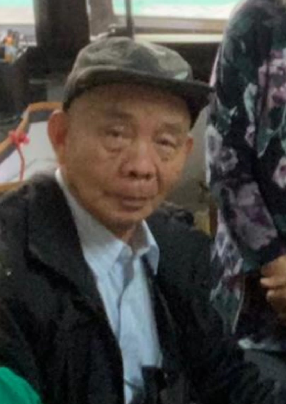 Li Hon-sun, aged 82, is about 1.7 metres tall, 70 kilograms in weight and of medium build. He has a long face with yellow complexion and short white hair. He was last seen wearing a white shirt, black trousers, black shoes, a white cap and carrying a black umbrella and a black sling bag.
