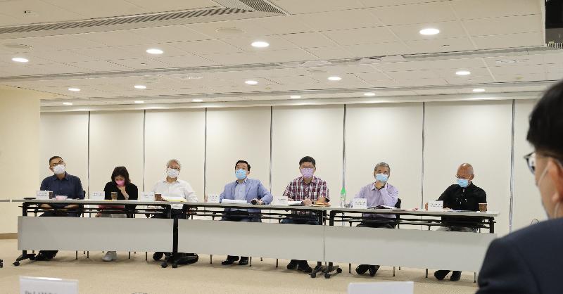 The Hospital Authority Executive Committee members held a meeting today (September 12) to understand the views of the candidates of the Medical and Health Services Subsector of the Election Committee Subsector Ordinary Elections on various issues.
