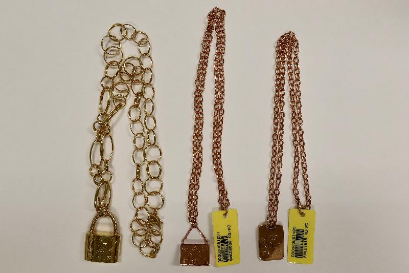 Hong Kong Customs yesterday (September 20) conducted an operation against the sale of counterfeit goods at a fair held at the Hong Kong Convention and Exhibition Centre and seized suspected counterfeit jewellery. Photo shows the suspected counterfeit jewellery seized.