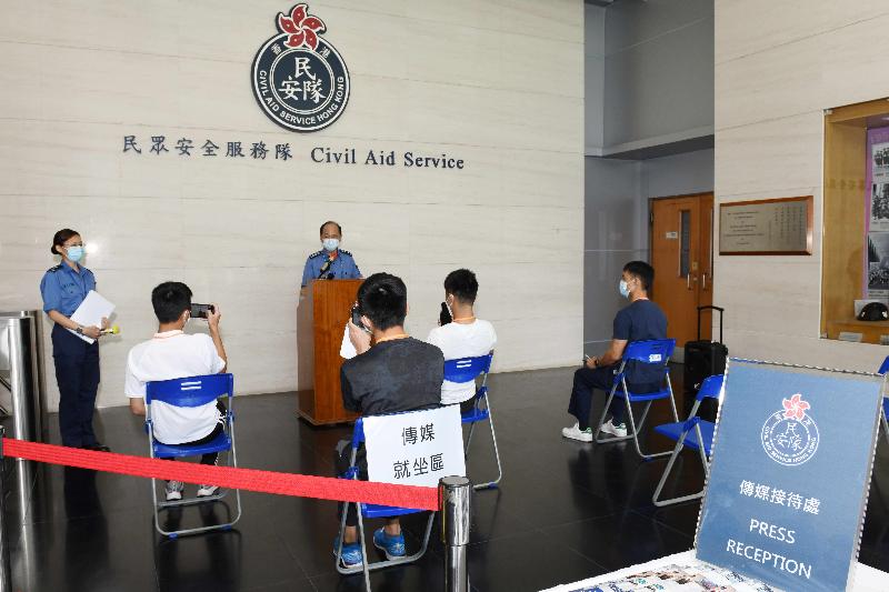 A large-scale exercise held biennially by the Civil Aid Service (CAS) concluded successfully today (September 26). The exercise, codenamed "Libra", was held on September 25 and 26. Photo shows the CAS Commander responding to questions during a simulated press briefing.