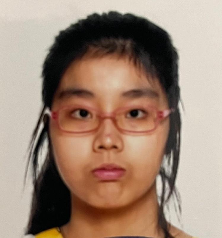 Choi Yuen-ki, aged 15, is about 1.6 metres tall, 38 kilograms in weight and of thin build. She has a round face with yellow complexion and long black hair. She was last seen wearing a pink polo tee, blue jeans, black sports shoes and carrying a pink backpack.
