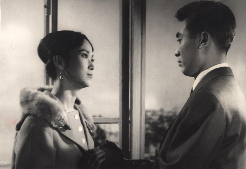 The Hong Kong Film Archive of the Leisure and Cultural Services Department will present "Time After Time" as part of its "Archival Gems" series. From November 2021 to May 2022, two movies of the same theme will be screened on the first Sunday of each month to show audiences the different ways in handling movie themes by filmmakers across the generations. Photo shows a film still of "The Doctor and the Prima Donna" (1960) .