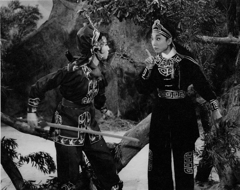 The Hong Kong Film Archive of the Leisure and Cultural Services Department will feature 18 classic works of Tang Bik-wan in the "Morning Matinee" series, enabling film buffs to revisit the allure of Tang. Photo shows a film still of "Tur Tur's Adventure, Part One" (1964).