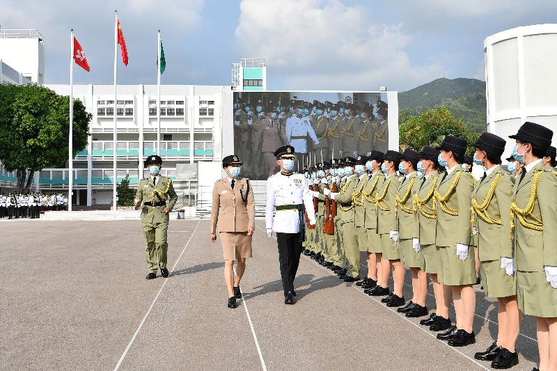 Hong Kong Customs held a passing-out parade, including a Chinese-style flag-raising ceremony and foot drill performance, for the 129th-132nd Customs Inspector Induction Courses and the 475th-478th Customs Officer Induction Courses at the Hong Kong Customs College today (October 19). Photo shows the Commissioner of Customs and Excise, Mr Hermes Tang, inspecting the parade.
