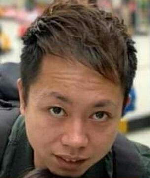Yip Wan-fuk, aged 30, is about 1.7 metres tall, 60 kilograms in weight and of thin build. He has a round face with yellow complexion, short brown hair and with tattoos on his arms. He was last seen wearing a grey short-sleeve shirt, black pants, brown shoes and carrying a black backpack.
