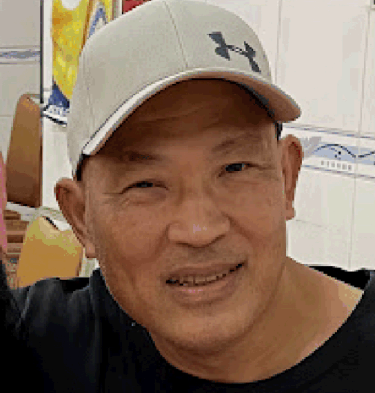 Law Hung-fai, aged 57, is about 1.78 metres tall, 70 kilograms in weight and of medium build. He has a round face with yellow complexion and is bald. He was last seen wearing a cap in grey/apricot colour, a yellow T-shirt, dark pants and carrying a red backpack.