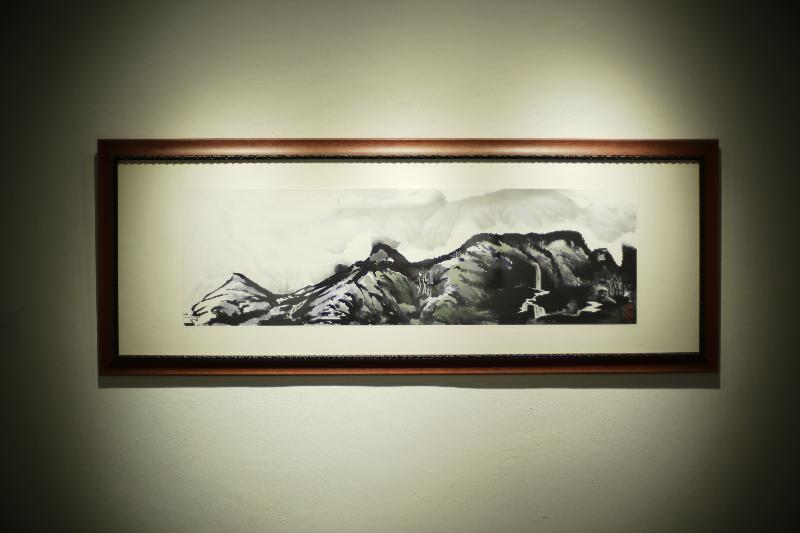 香港視覺藝術中心今日（十一月二十二日）起舉行「離心藝力──黃琮瑜數碼水墨繪畫及動畫」展覽。圖示黃琮瑜作品《風喃喃　天涯嘯嘯處》。