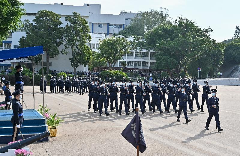 The Commissioner of Police, Mr Siu Chak-yee, today (November 27) inspects a passing-out parade of 24 probationary inspectors and 86 recruit police constables at the Hong Kong Police College.