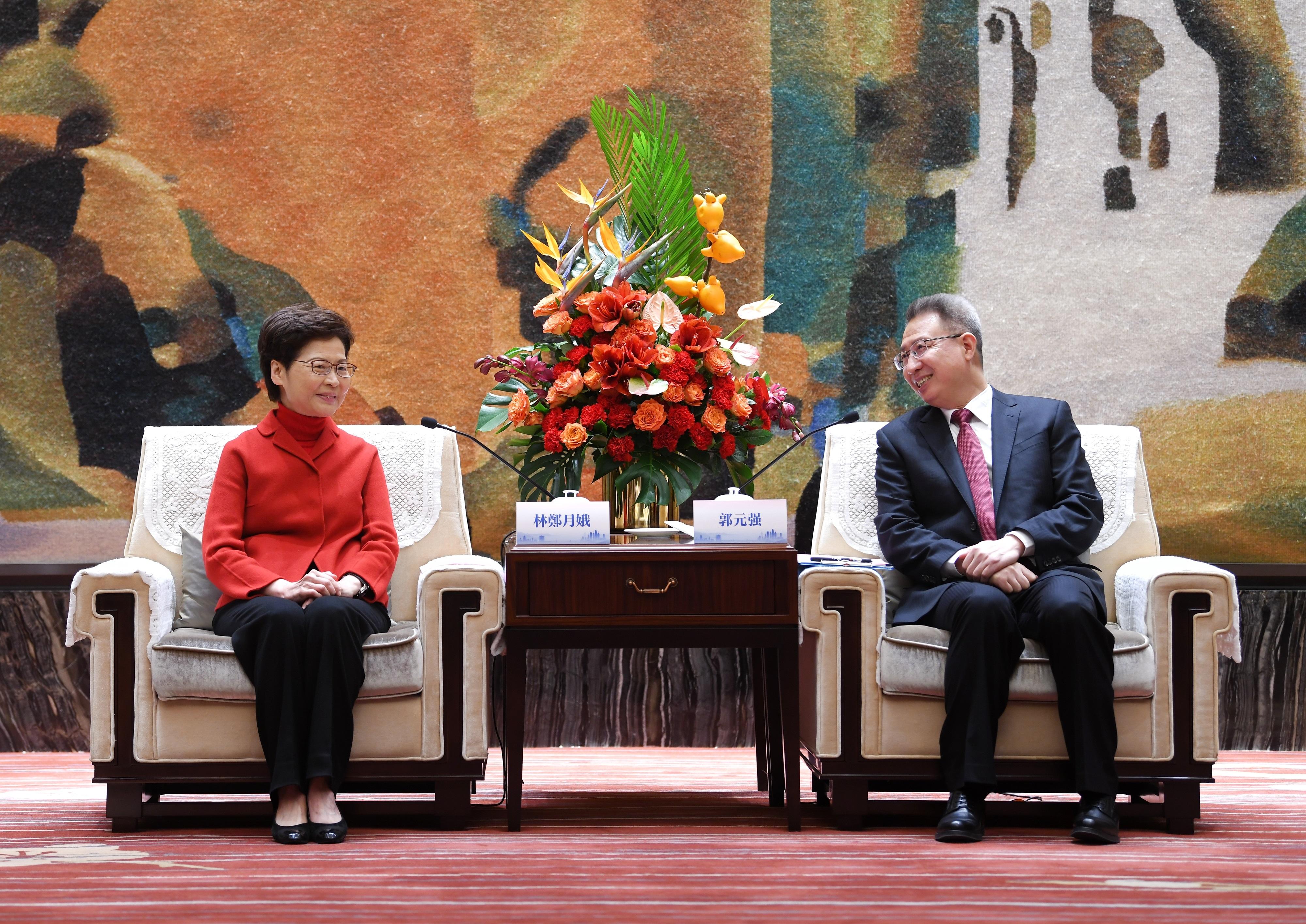 The Chief Executive, Mrs Carrie Lam, continued her visit to Wuhan in Hubei Province today (November 30). Photo shows Mrs Lam (left) meeting with the Secretary of the CPC Wuhan Municipal Committee, Mr Guo Yuanqiang (right).