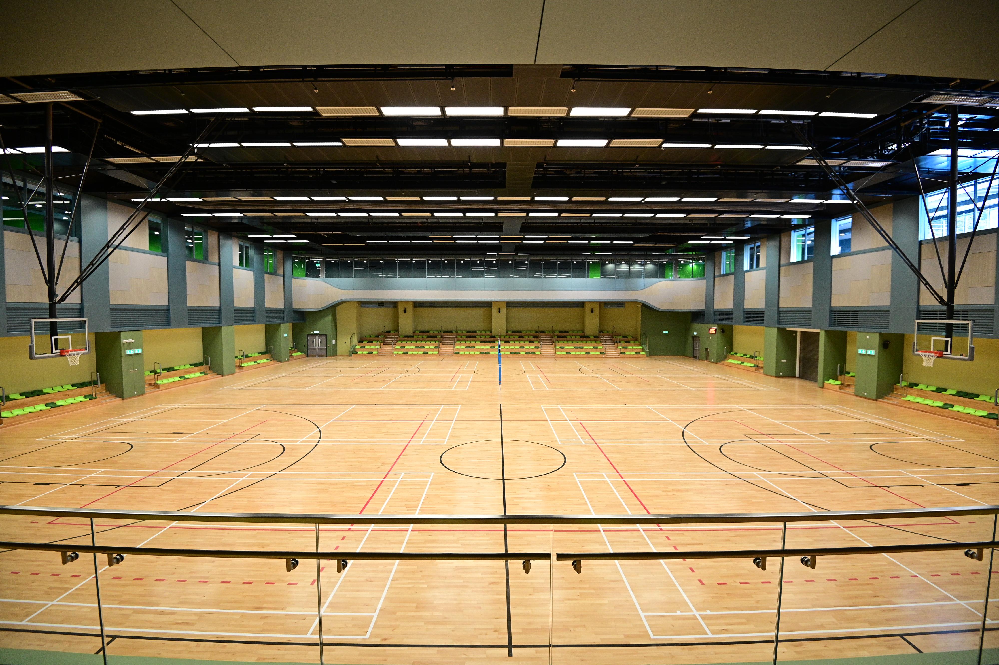 Choi Wing Road Sports Centre, managed by the Leisure and Cultural Services Department, will open for public use on December 29 (Wednesday). The new Choi Wing Road Sports Centre has a total area of about 9 380 square metres, providing a wide range of leisure and sports facilities. Photo shows the multi-purpose arena, which can serve as two basketball courts or two volleyball courts or eight badminton courts.