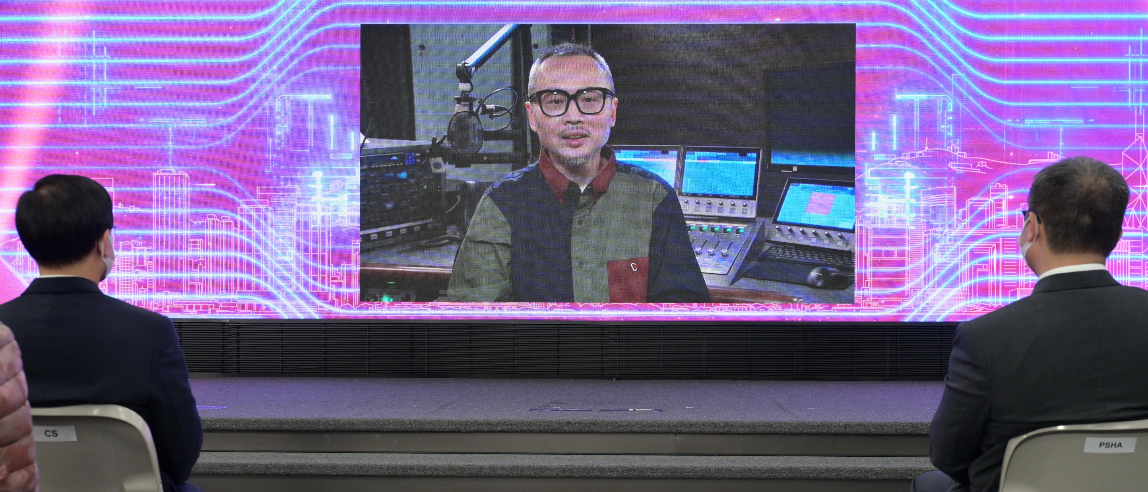 The Launch of Celebrations for the 25th Anniversary of the Establishment of the Hong Kong Special Administrative Region of the People’s Republic of China was held today (December 29). The melody of the 25th anniversary theme song was premiered at the ceremony. Musician Keith Chan, who takes charge of planning the song, shared his creative ideas through a video.