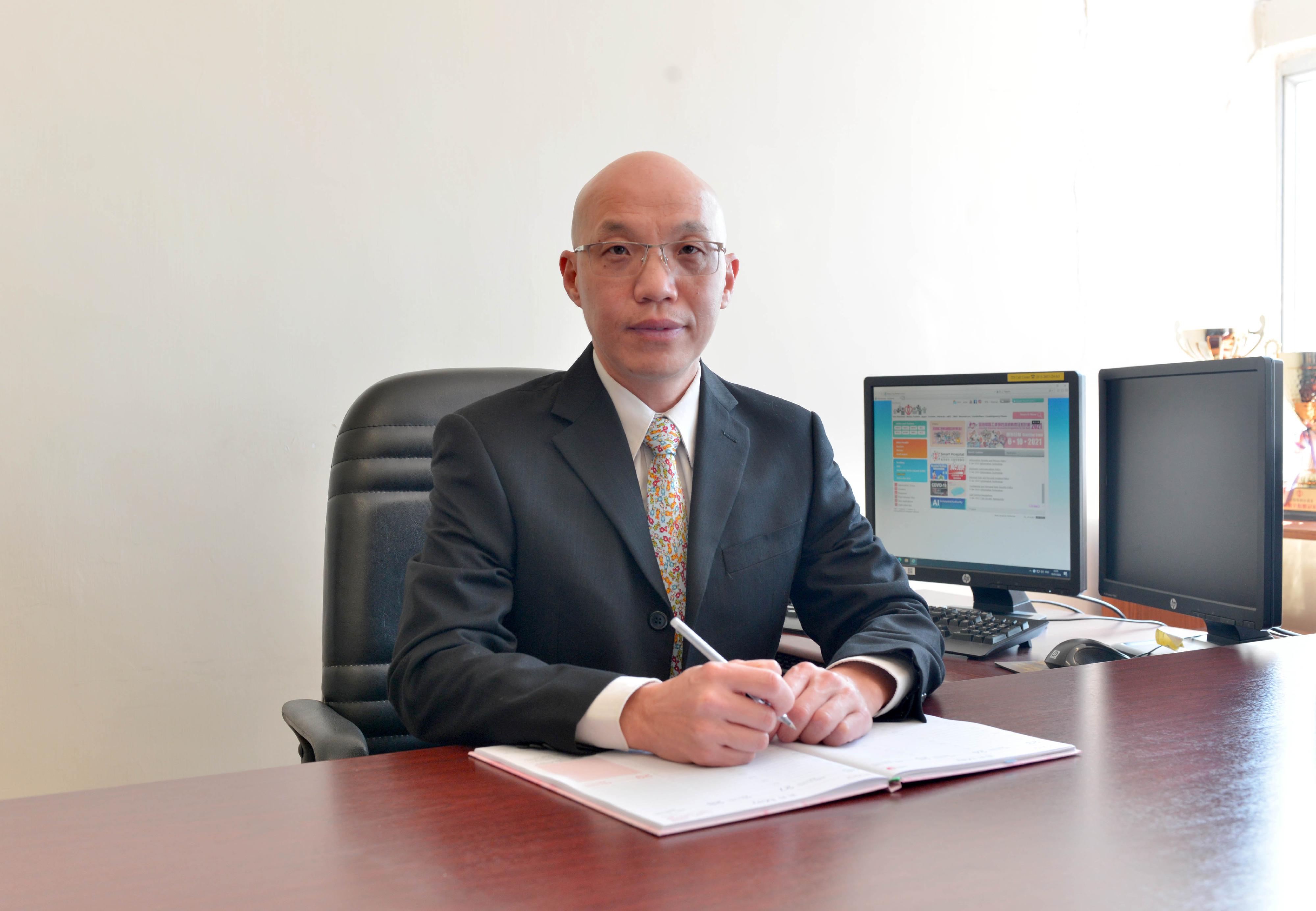 The Hospital Authority announced today (January 20) that Dr Chan Kam-hoi will be appointed as the Hospital Chief Executive of the Duchess of Kent Children's Hospital at Sandy Bay, Tung Wah Group of Hospitals Fung Yiu King Hospital and MacLehose Medical Rehabilitation Centre with effect from February 1, 2022.