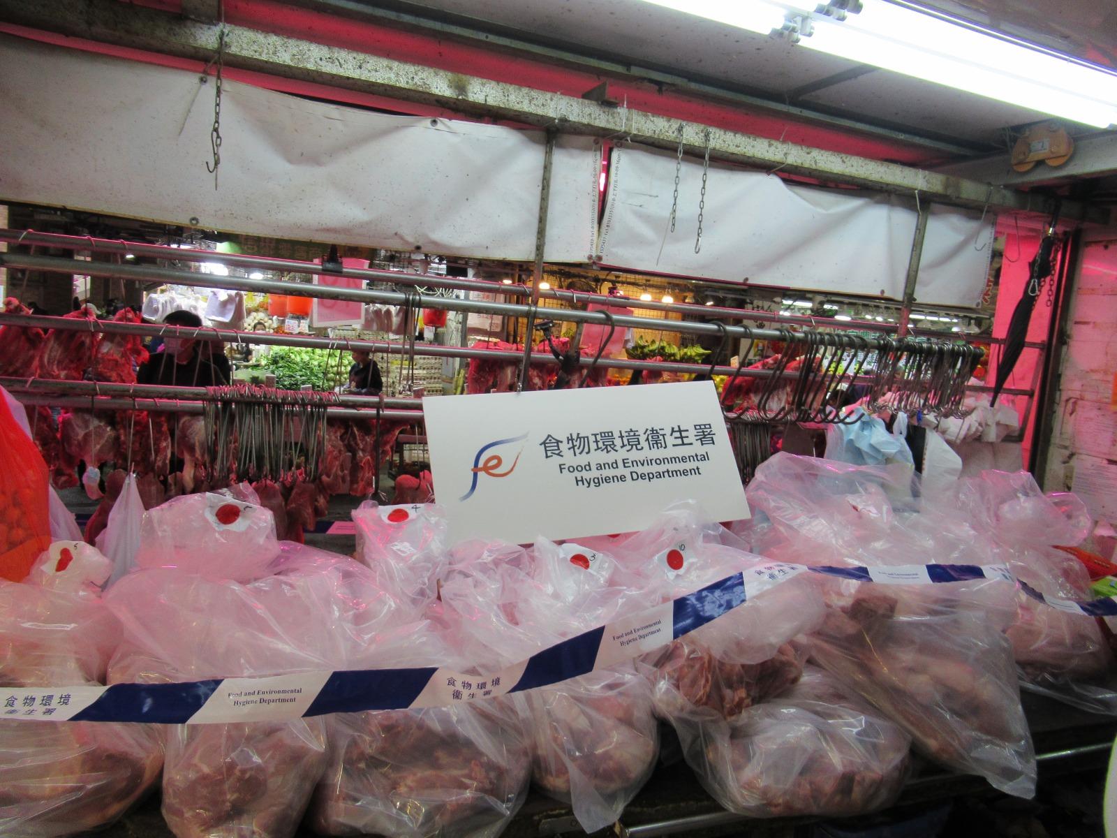 The Food and Environmental Hygiene Department (FEHD) raided two licensed fresh provision shops in Mei Foo Sun Chuen, Sham Shui Po, suspected of selling chilled meat or frozen meat as fresh meat in a blitz operation today (January 26). Photo shows the meat seized by the FEHD officers during the operation.