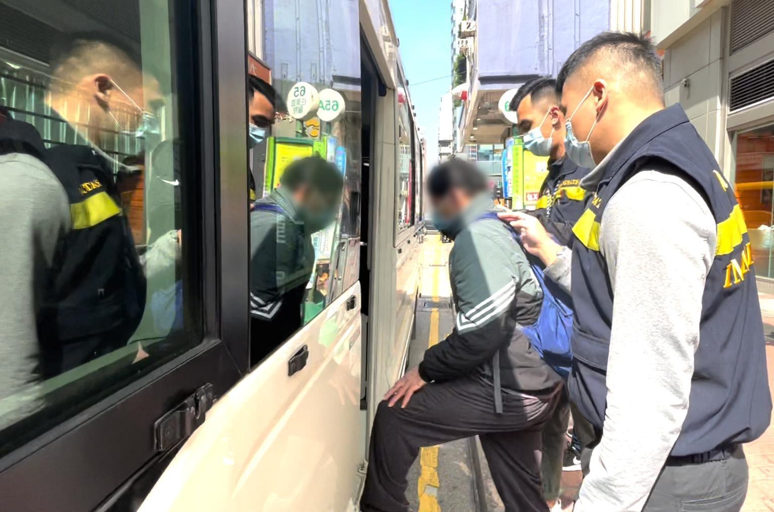 The Immigration Department mounted a series of territory-wide anti-illegal worker operations codenamed "Twilight" on January 24 and 25, and yesterday (January 27). Photo shows a suspected illegal worker arrested during the operations.
