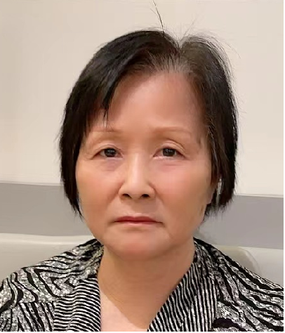 Chau Pik-wa, aged 65, is about 1.55 metres tall, 65 kilograms in weight and of medium build. She has a square face with yellow complexion and short straight black hair. She was last seen wearing a black and white jacket, black trousers, black shoes and carrying a black bag.