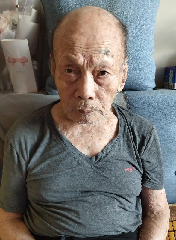 Hong Chung-yin, aged 89, is about 1.56 metres tall, 50 kilograms in weight and of thin build. He has a long face with yellow complexion and is bald. He was last seen wearing a grey jacket, dark-coloured T-shirt, dark blue trousers and dark-coloured slippers.