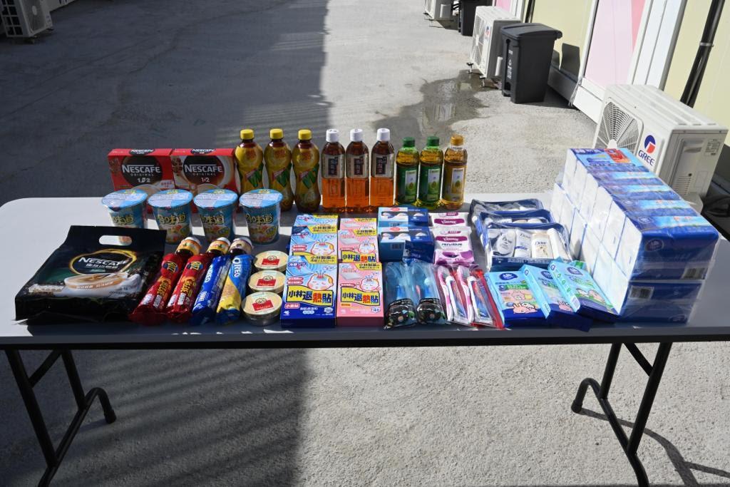 The Chief Secretary for Administration, Mr John Lee, today (March 9) visited the community isolation facility constructed with the support of the Central Government in San Tin. Photo shows the supplies provided in the San Tin community isolation facility.