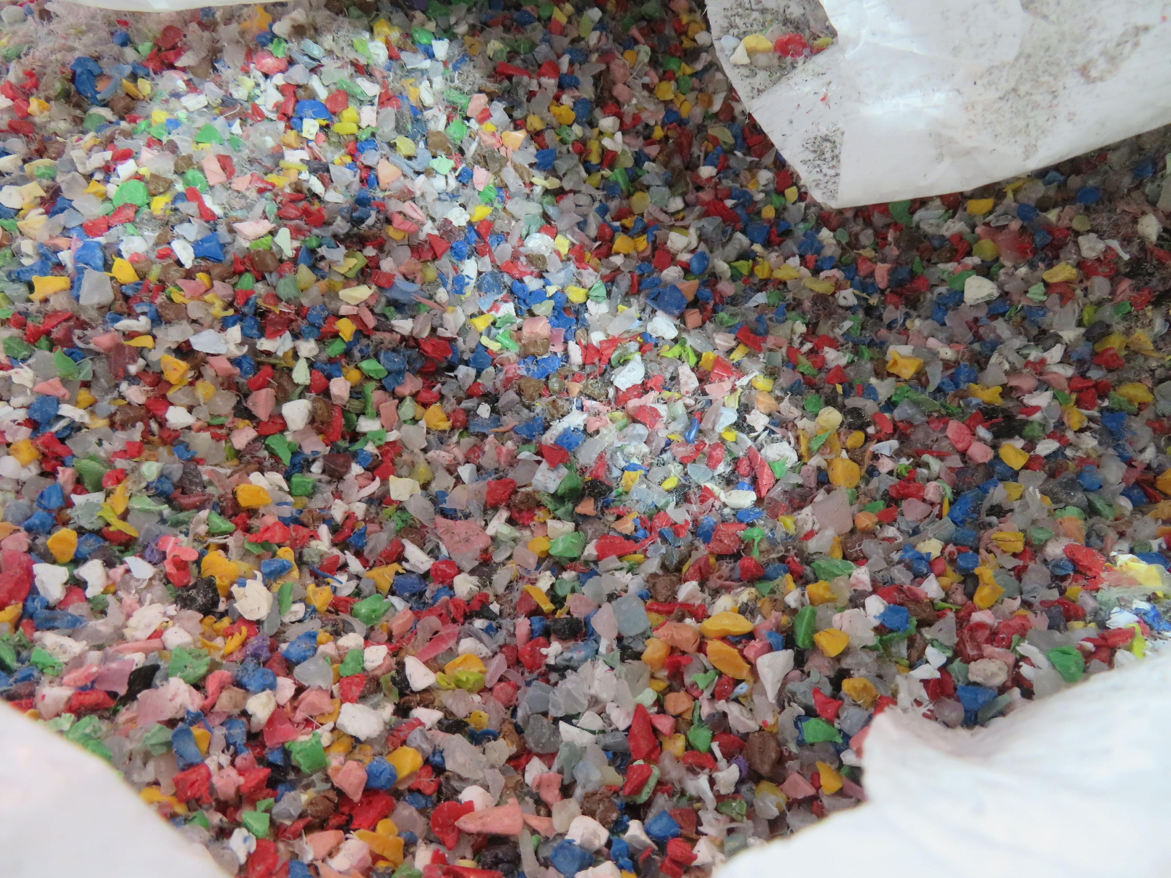 The Environmental Protection Department intercepted earlier a case of illegally imported regulated waste plastics from Germany at the COSCO-HIT Container Terminals. Photo shows some of the intercepted waste, which was mixed with a large quantity of different types of waste plastics. 