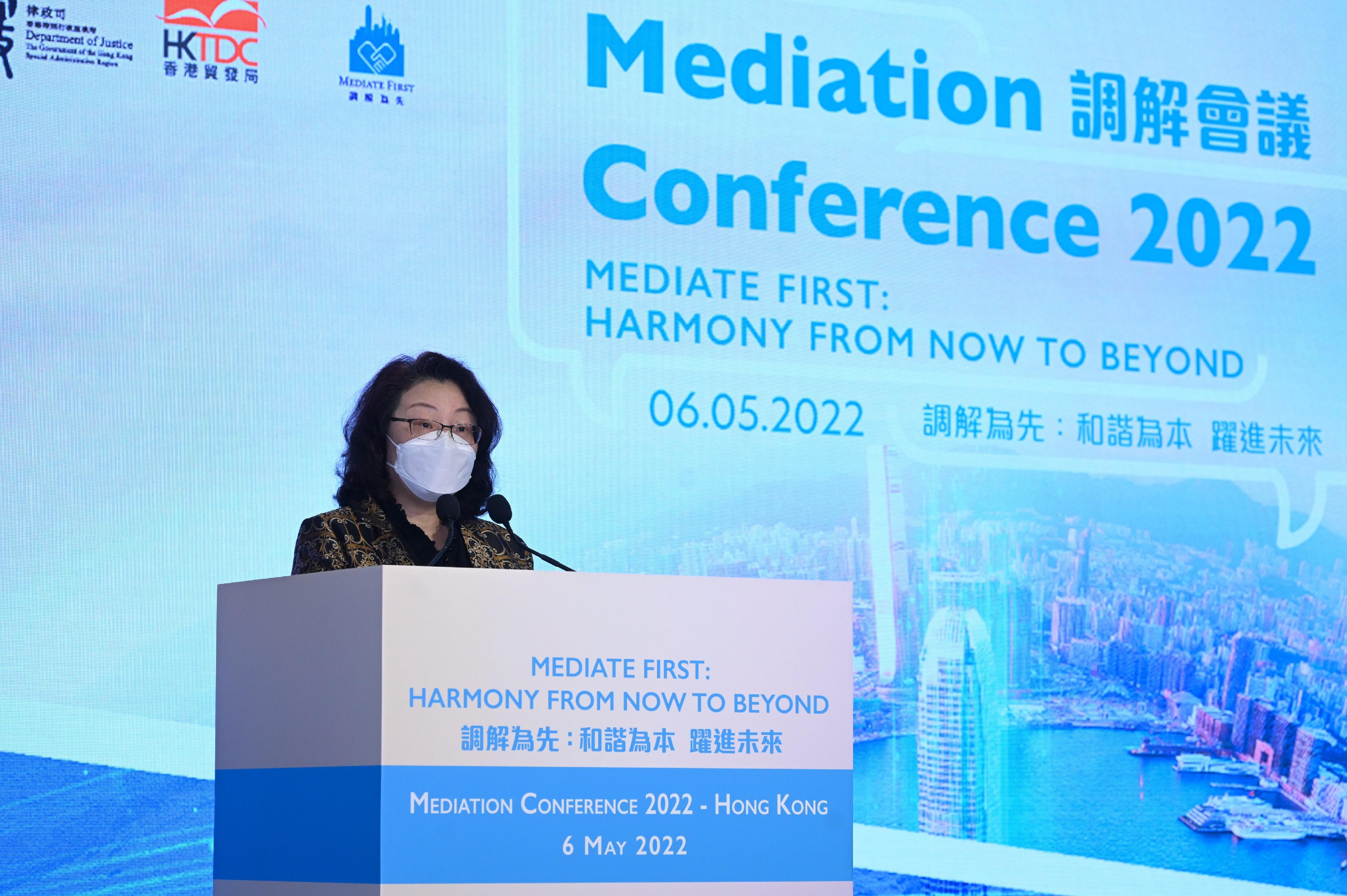 The Secretary for Justice, Ms Teresa Cheng, SC, delivers opening remarks at the Mediation Conference 2022 under Mediation Week 2022 today (May 6).