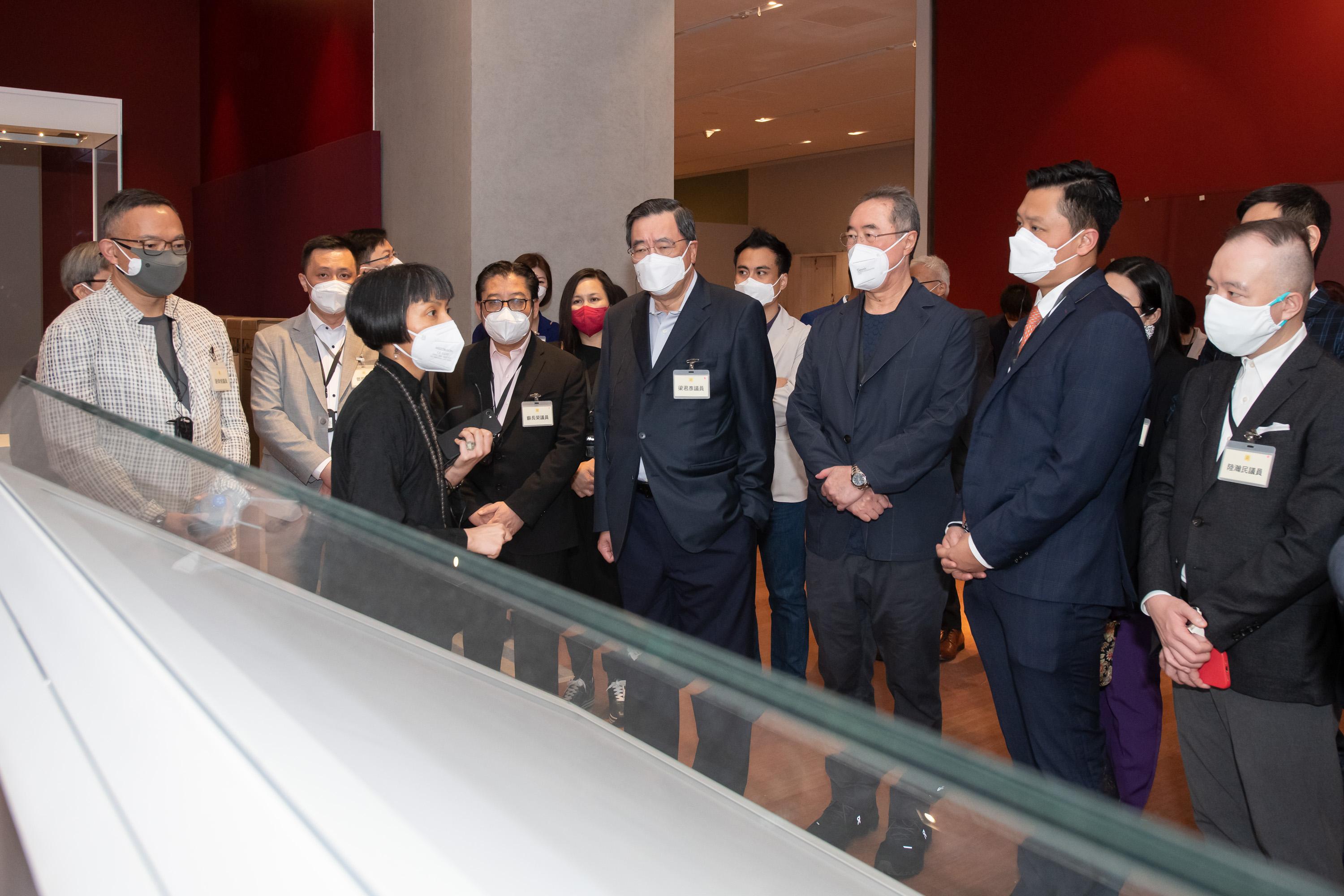 The Legislative Council (LegCo) Panel on Home Affairs (HA Panel) visited the Hong Kong Palace Museum (HKPM) today (May 10). Photo shows LegCo Members visiting the Hong Kong Palace Museum to learn about its exhibition facilities.