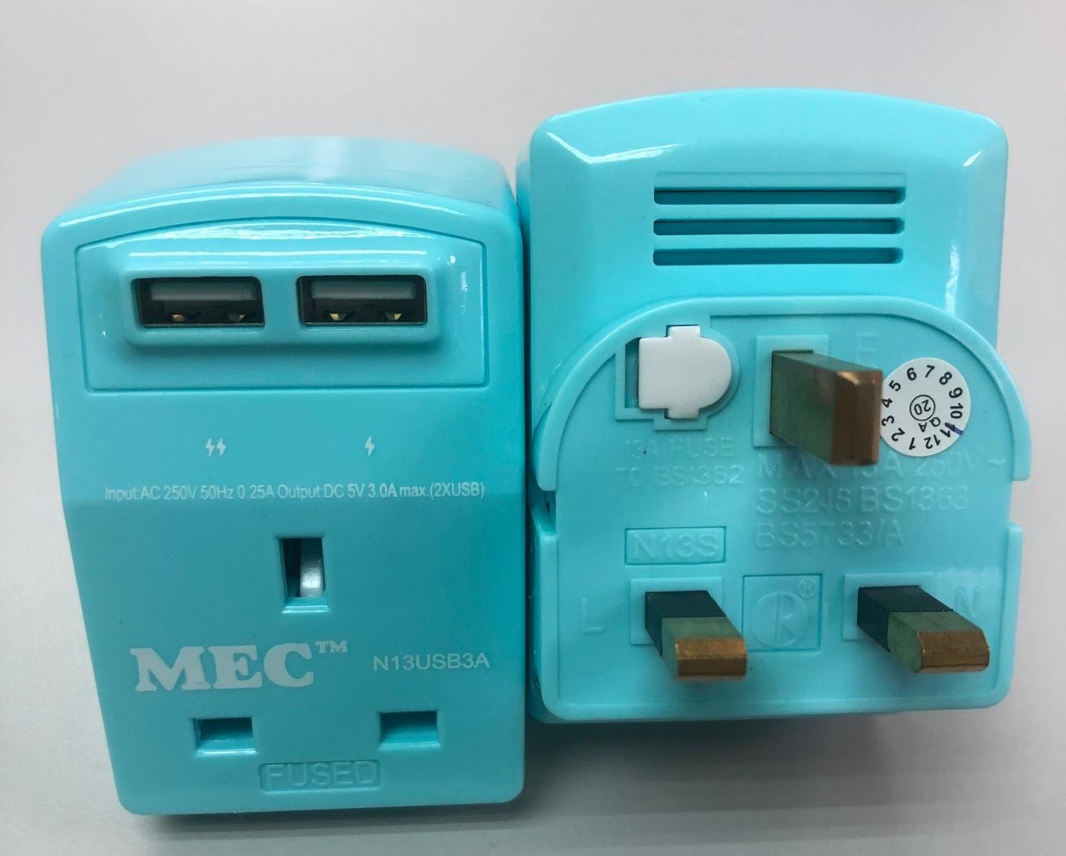 機電工程署今日（五月十三日）呼籲市民停用「MEC」牌一款型號為N13USB3A的適配接頭。圖示該款藍色適配接頭及產品標示。