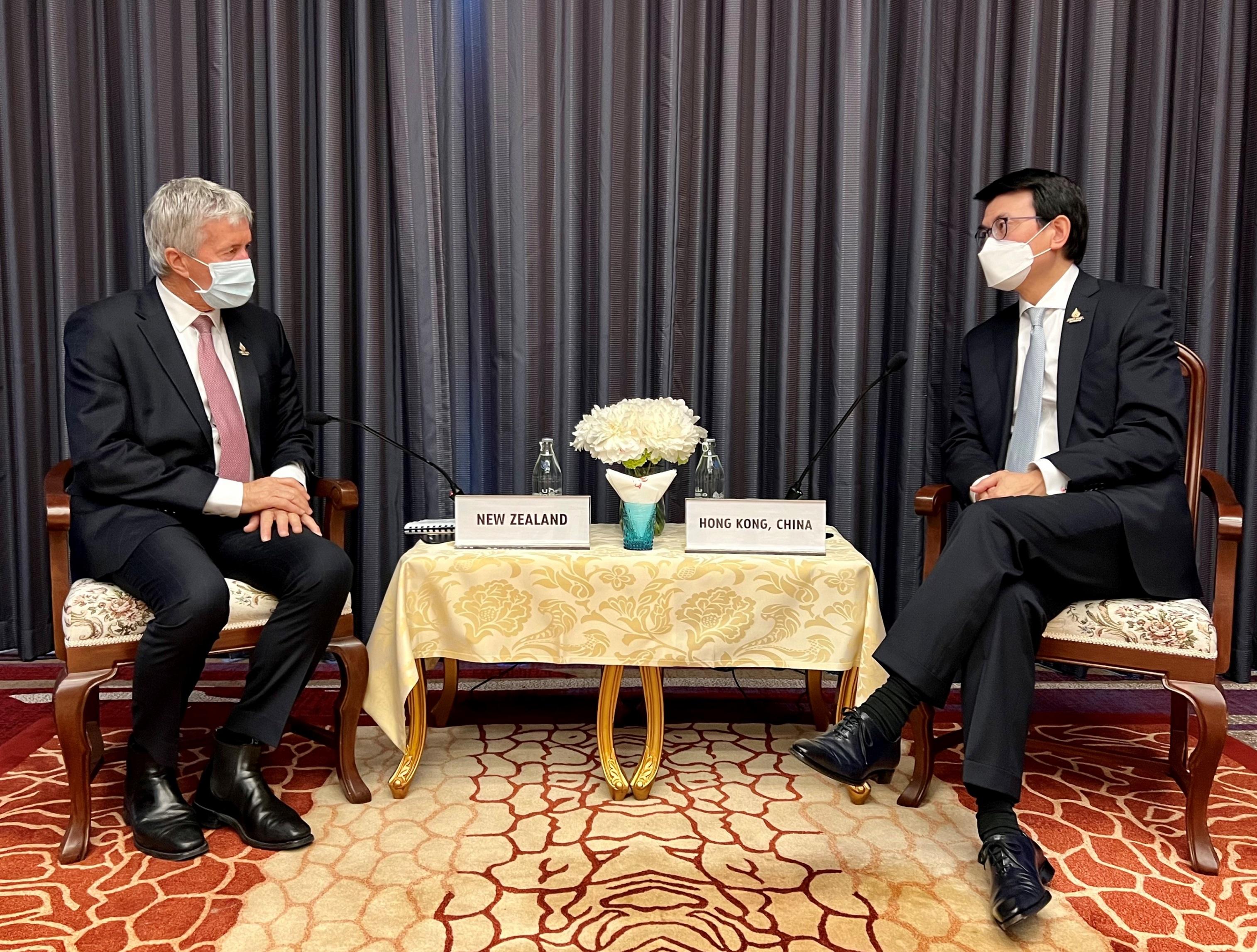 The Secretary for Commerce and Economic Development, Mr Edward Yau (right), held a bilateral meeting with the Minister for Trade and Export Growth of New Zealand, Hon Damien O'Connor, to exchange views on issues of mutual concerns, on the sidelines of the Asia-Pacific Economic Cooperation Ministers Responsible for Trade Meeting in Bangkok, Thailand, today (May 21).