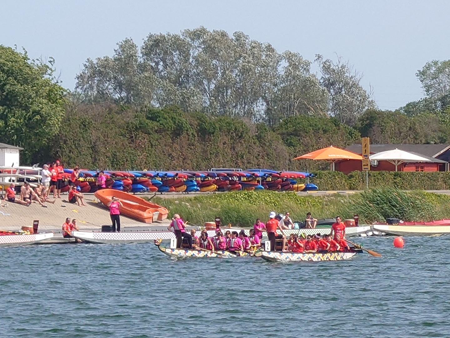 The 3rd Barcelona Hong Kong International Dragon Boat Festival (the Festival) was held on May 21-22(Barcelona Time) in Castelldefels, Barcelona in Spain. Photo shows boats racing at the Barcelona Hong Kong International Dragon Boat Festival. 