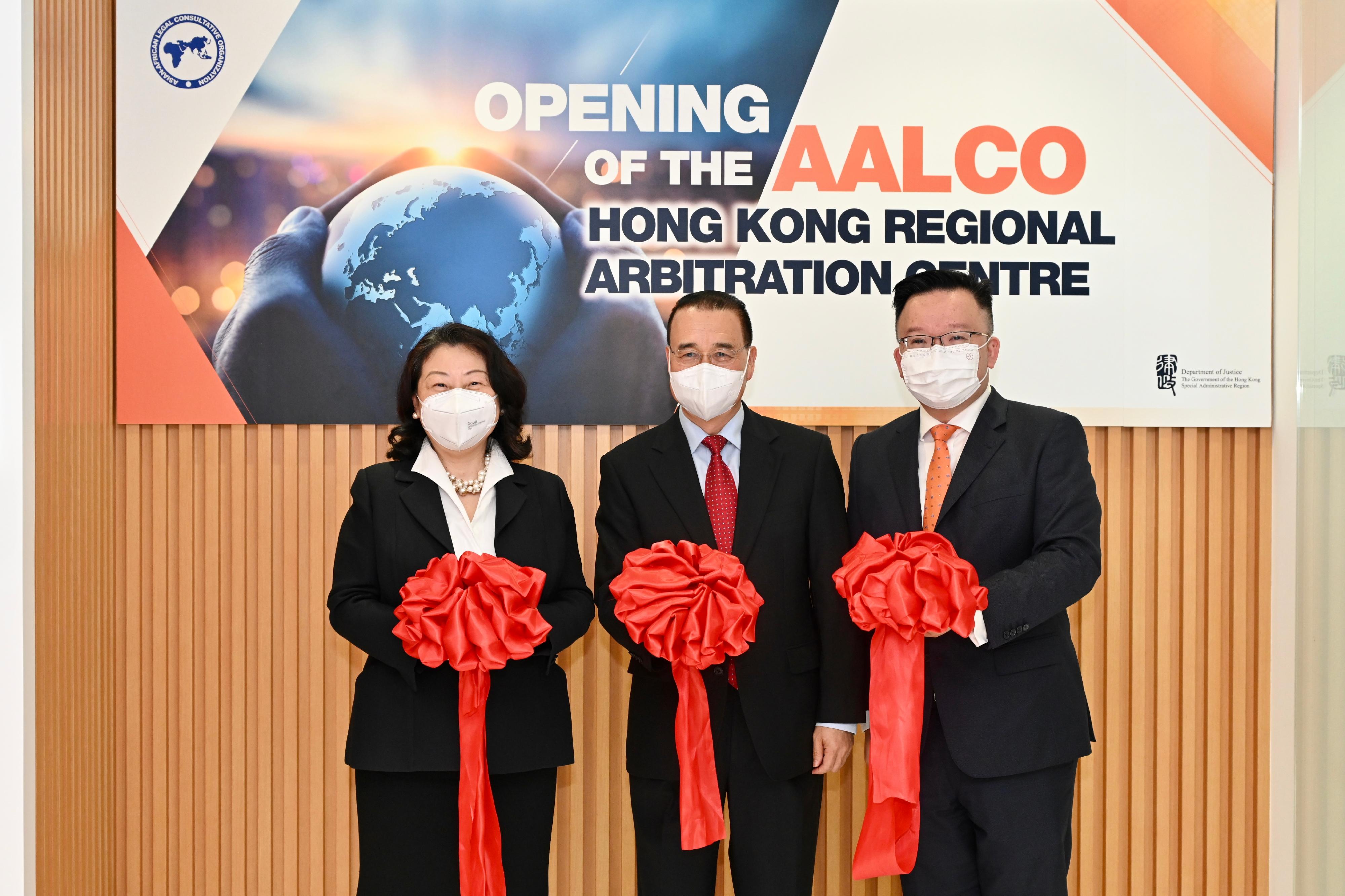 The AALCO Hong Kong Regional Arbitration Centre was officially opened today (May 25). Photo shows (from left) the Secretary for Justice, Ms Teresa Cheng, SC; the Commissioner of the Ministry of Foreign Affairs in the Hong Kong Special Administrative Region, Mr Liu Guangyuan; and the Director of the AALCO Hong Kong Regional Arbitration Centre, Mr Nick Chan, officiating at the opening ceremony.