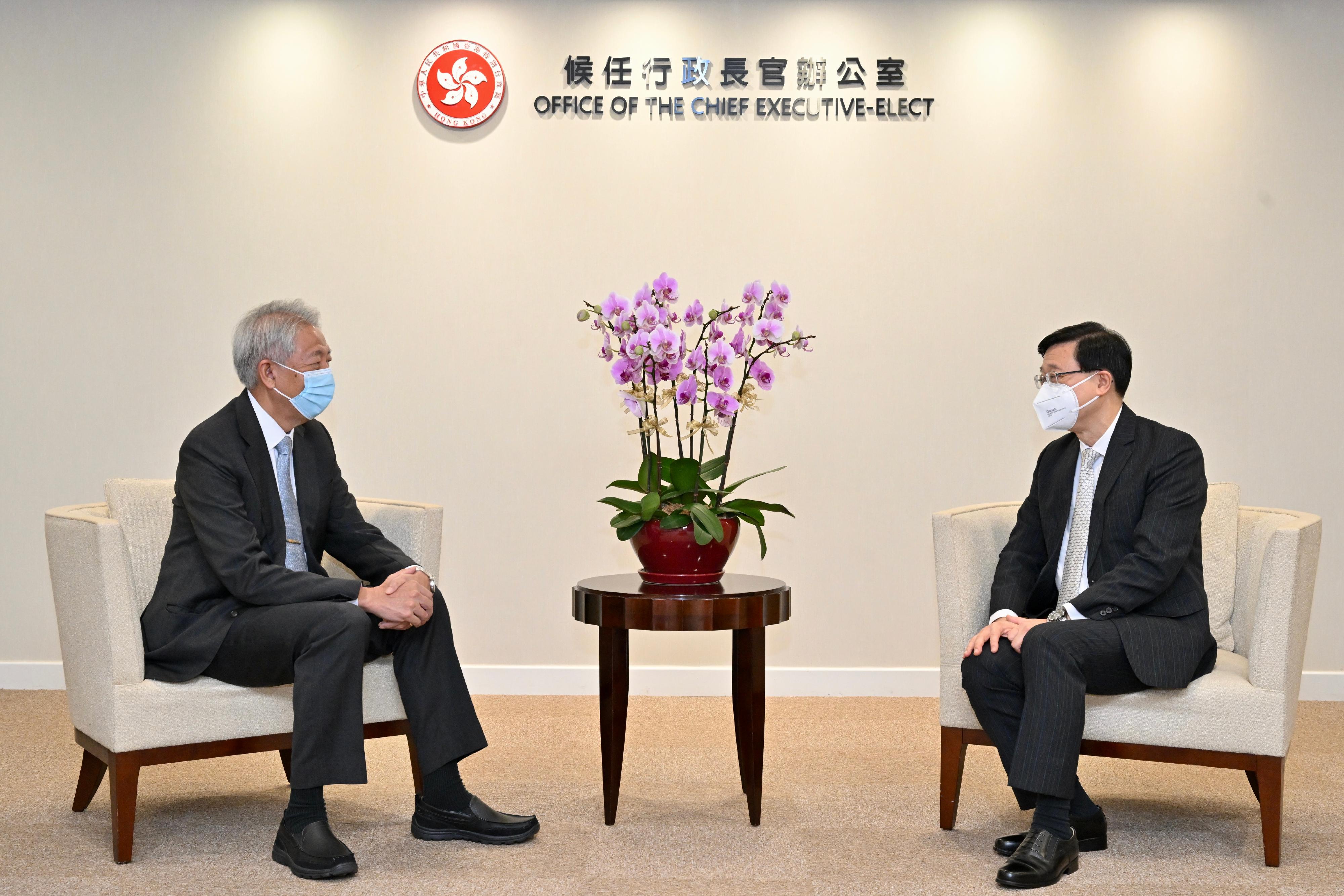 The Chief Executive-elect, Mr John Lee (right), meets with the Senior Minister and Coordinating Minister for National Security of Singapore, Mr Teo Chee Hean (left), today (June 1).