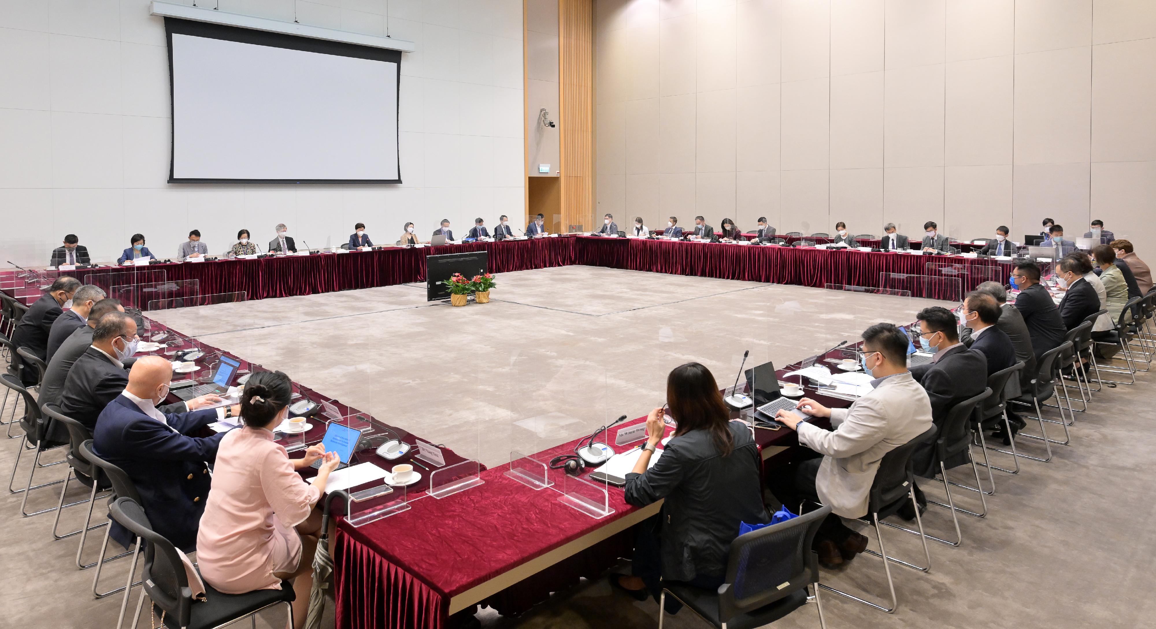 The Chief Executive, Mrs Carrie Lam, chaired the seventh meeting of the second-term Human Resources Planning Commission this morning (June 6).