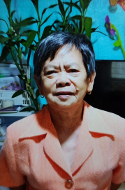 Wong Suk-leung, aged 71, is about 1.5 metres tall, 50 kilograms in weight and of medium build. She has a pointed face with yellow complexion and short grey hair. She was last seen wearing a red jacket, black shorts, purple shoes, carrying a black shoulder bag and holding a black umbrella.