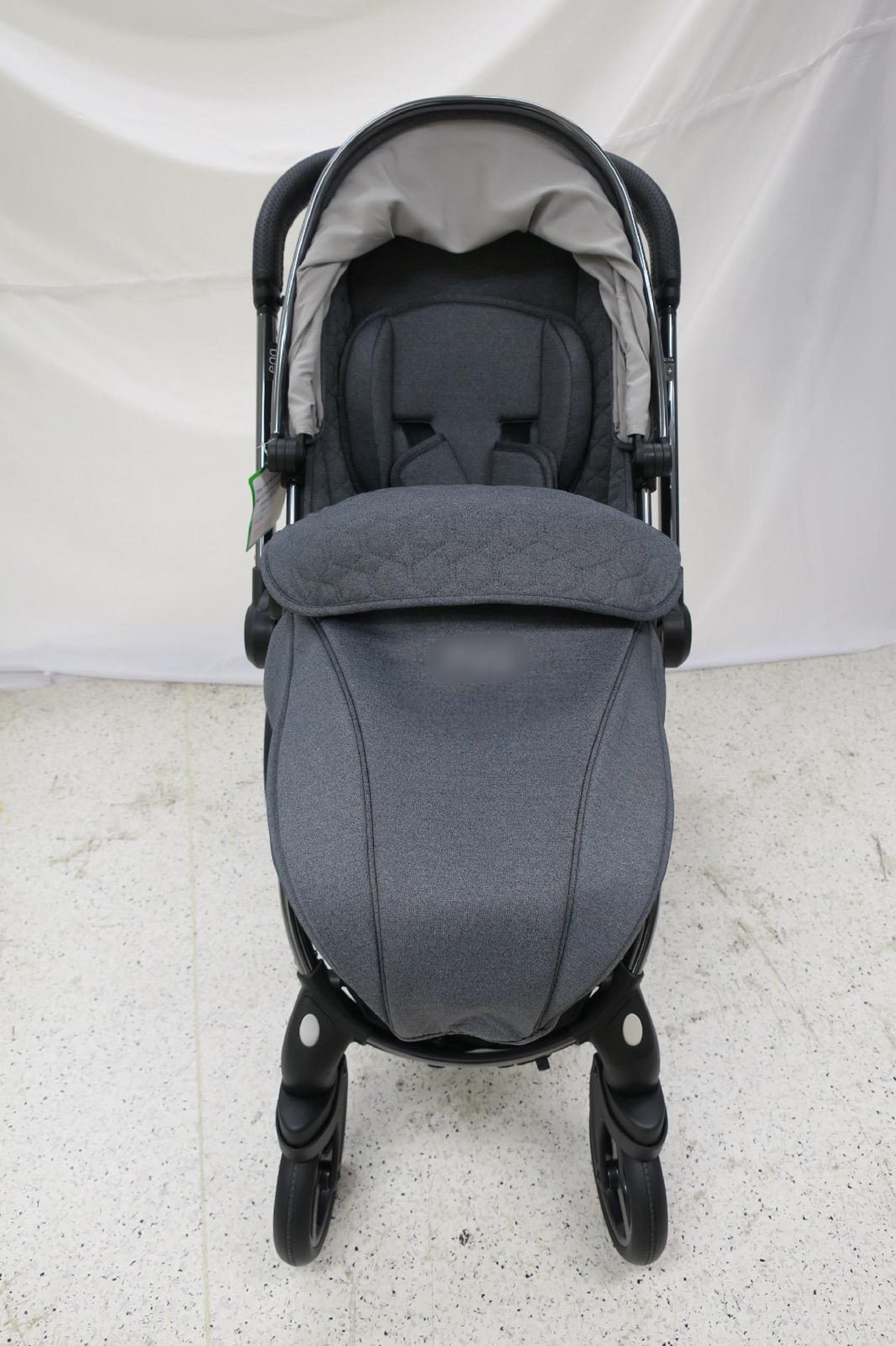 Hong Kong Customs today (June 10) reminded members of the public to stay alert to an unsafe model of a stroller. Test results indicated that the stroller could pose a risk of finger entrapment to children. Photo shows the stroller concerned.