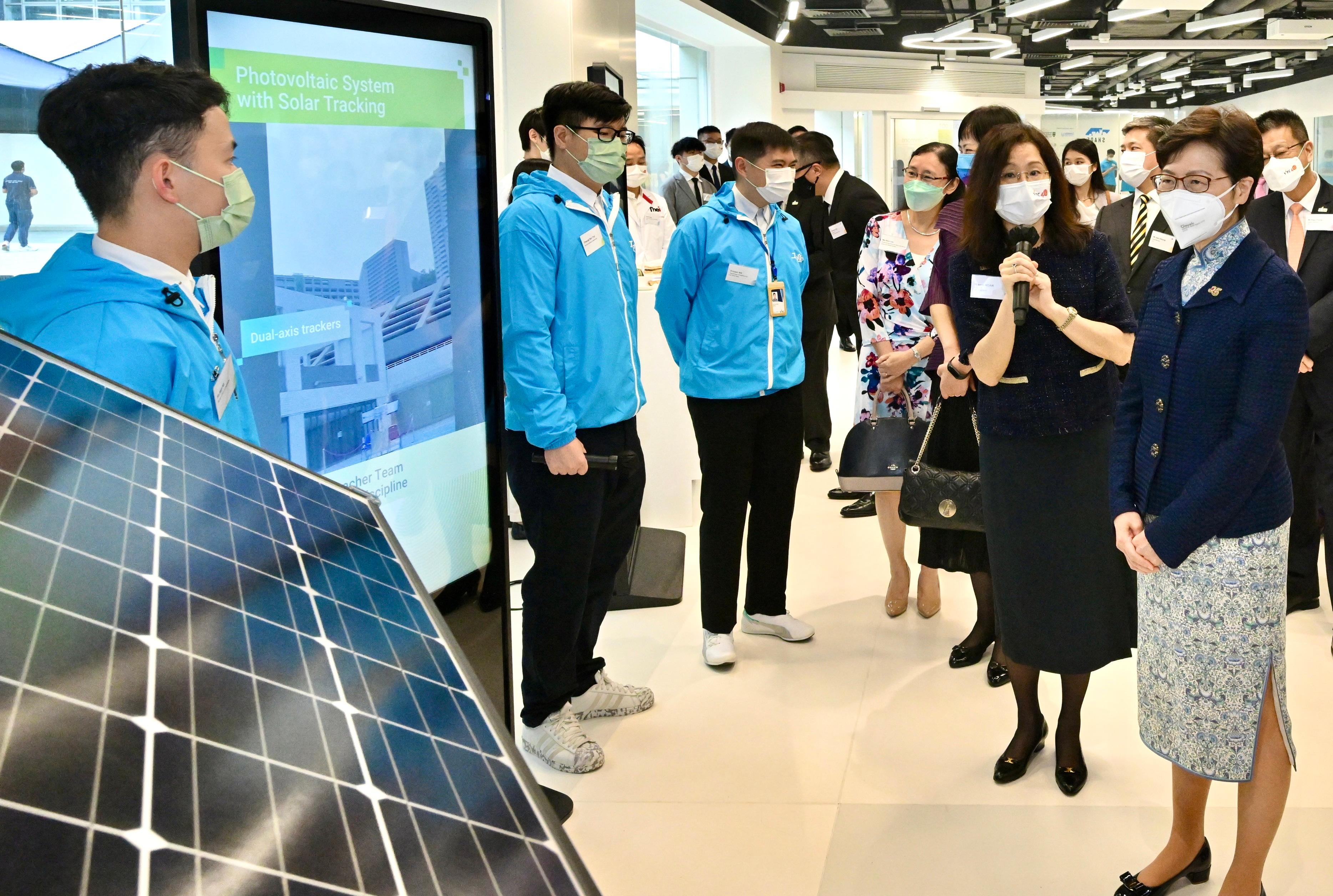 The Chief Executive, Mrs Carrie Lam, attended the VTC 40th Anniversary Ceremony cum Outstanding Alumni Award Presentation today (June 13). Photo shows Mrs Lam (first right) touring an exhibition at the campus.