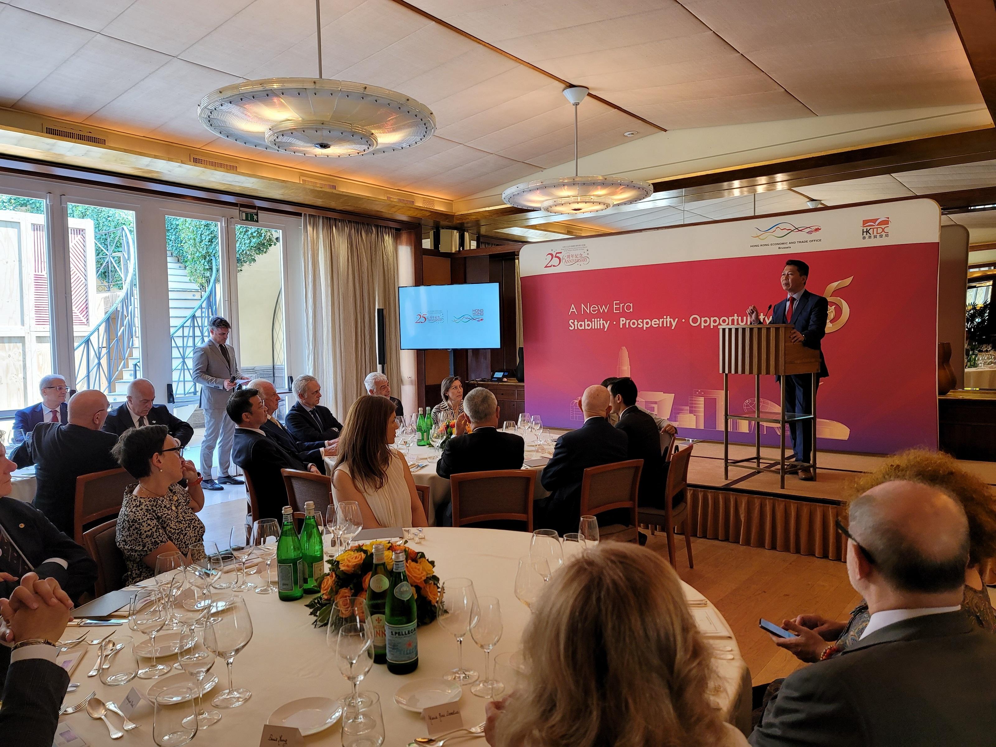 The Special Representative for Hong Kong Economic and Trade Affairs to the European Union, Mr Eddie Cheung, gives a speech at a business luncheon held in Milan, Italy, on June 14 (Milan time) to celebrate the 25th anniversary of the establishment of the Hong Kong Special Administrative Region.