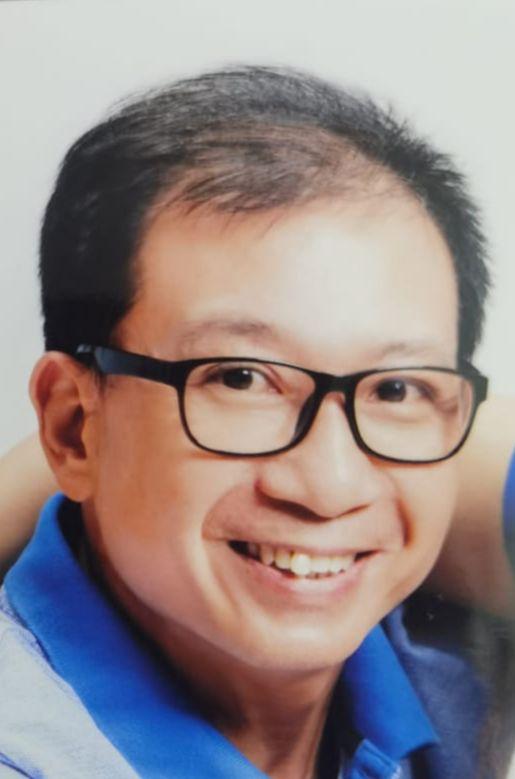 Chiu Yiu-sun, aged 54, is about 1.7 metres tall, 72 kilograms in weight and of medium build. He has a square face with yellow complexion and short black hair. He was last seen wearing a pair of glasses, a dark green long-sleeved top, light-coloured trousers, black sports shoes and carrying an orange backpack.