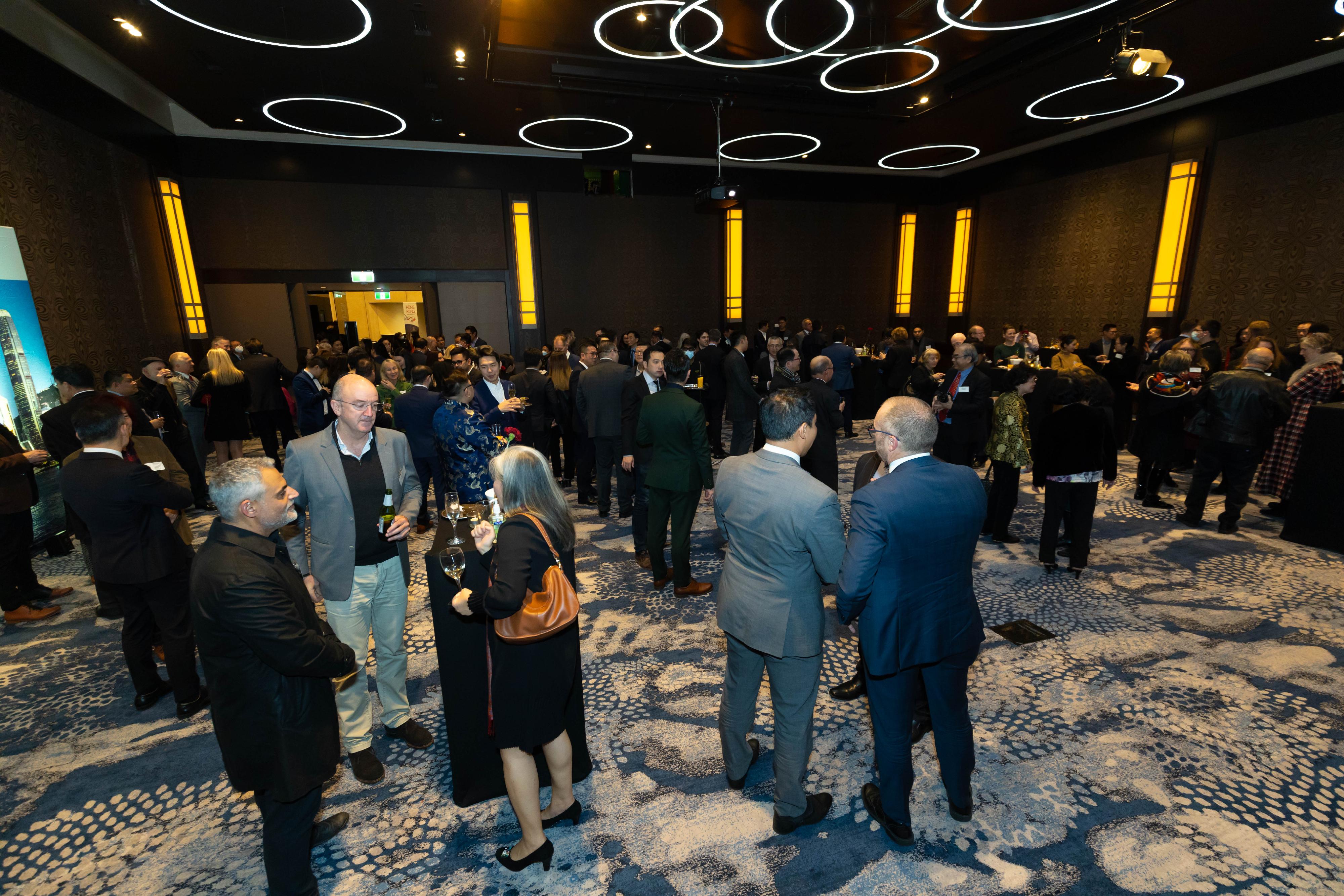 The Hong Kong Economic and Trade Office, Sydney hosted a reception in Melbourne, Australia, yesterday (July 12) to celebrate the 25th anniversary of the establishment of the Hong Kong Special Administrative Region. Around 150 guests from various sectors including political and business circles, media, academic and community groups as well as government representatives attended the reception.