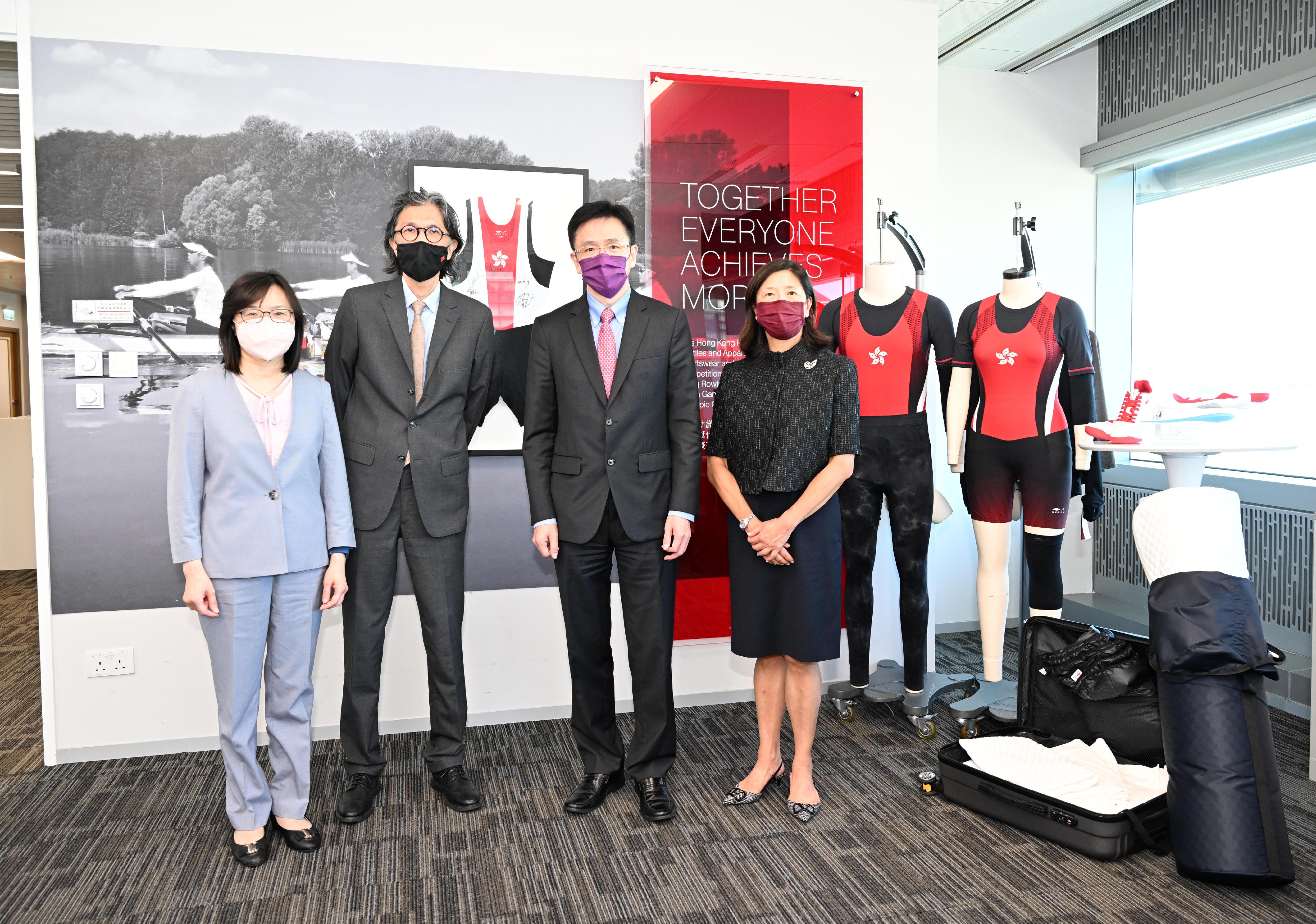 The Secretary for Innovation, Technology and Industry, Professor Sun Dong (second right), accompanied by the Commissioner for Innovation and Technology, Ms Rebecca Pun (first left), is pictured with the Chairman of the Hong Kong Research Institute of Textiles and Apparel (HKRITA), Ms Teresa Yang (first right), and the Chief Executive Officer of the HKRITA, Mr Edwin Keh (second left), during his visit to the HKRITA today (July 13).
