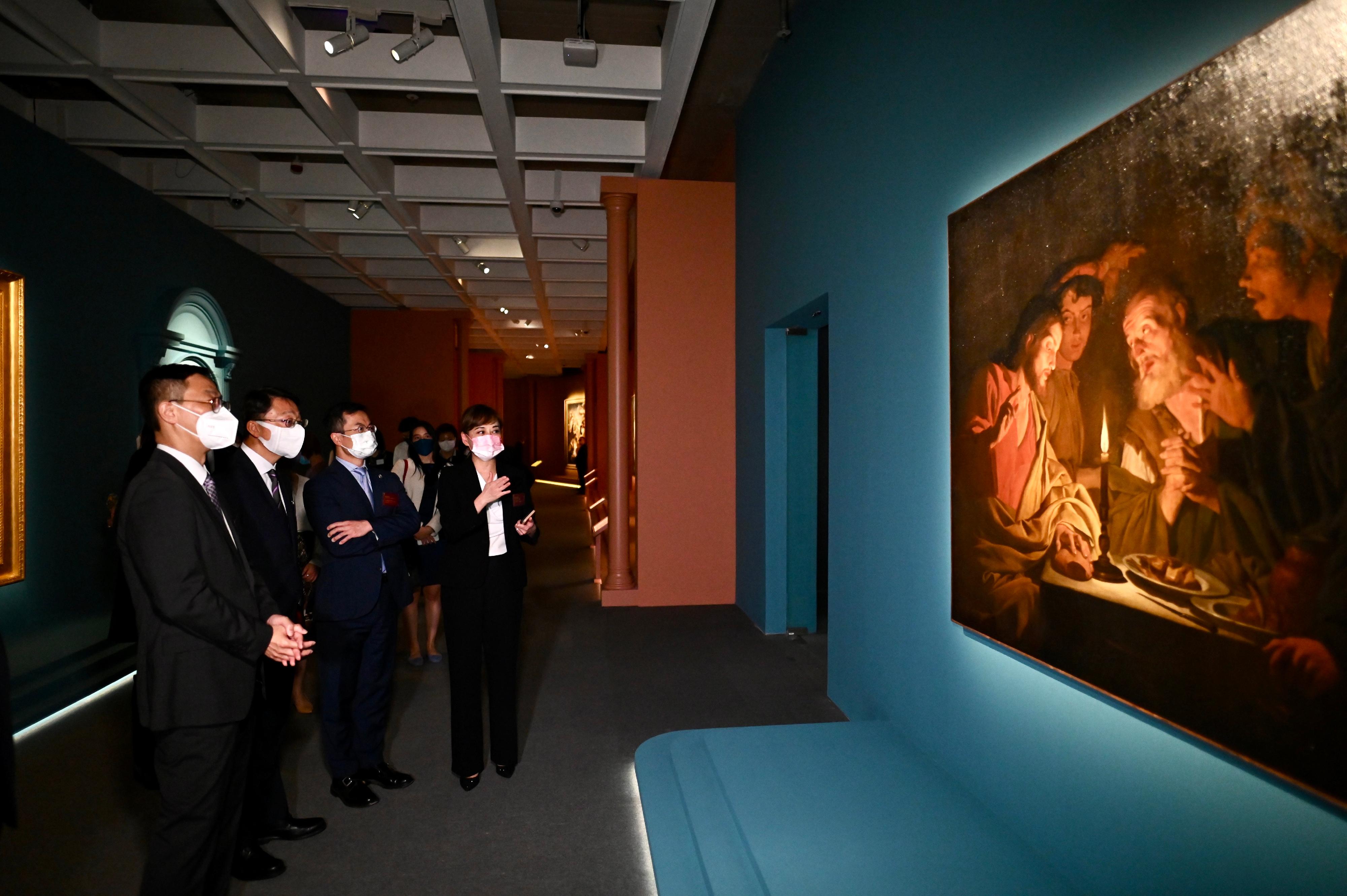 The opening ceremony for the exhibition, "The Hong Kong Jockey Club Series: The Road to the Baroque - Masterpieces from the Capodimonte Museum", was held today (July 14) at the Hong Kong Museum of Art. Picture shows officiating guests (from left) the Secretary for Culture, Sports and Tourism, Mr Kevin Yeung; the Director of Leisure and Cultural Services, Mr Vincent Liu; the Executive Director of Charities and Community of the Hong Kong Jockey Club, Mr Leong Cheung; and the Museum Director of the HKMoA, Dr Maria Mok touring the exhibition.