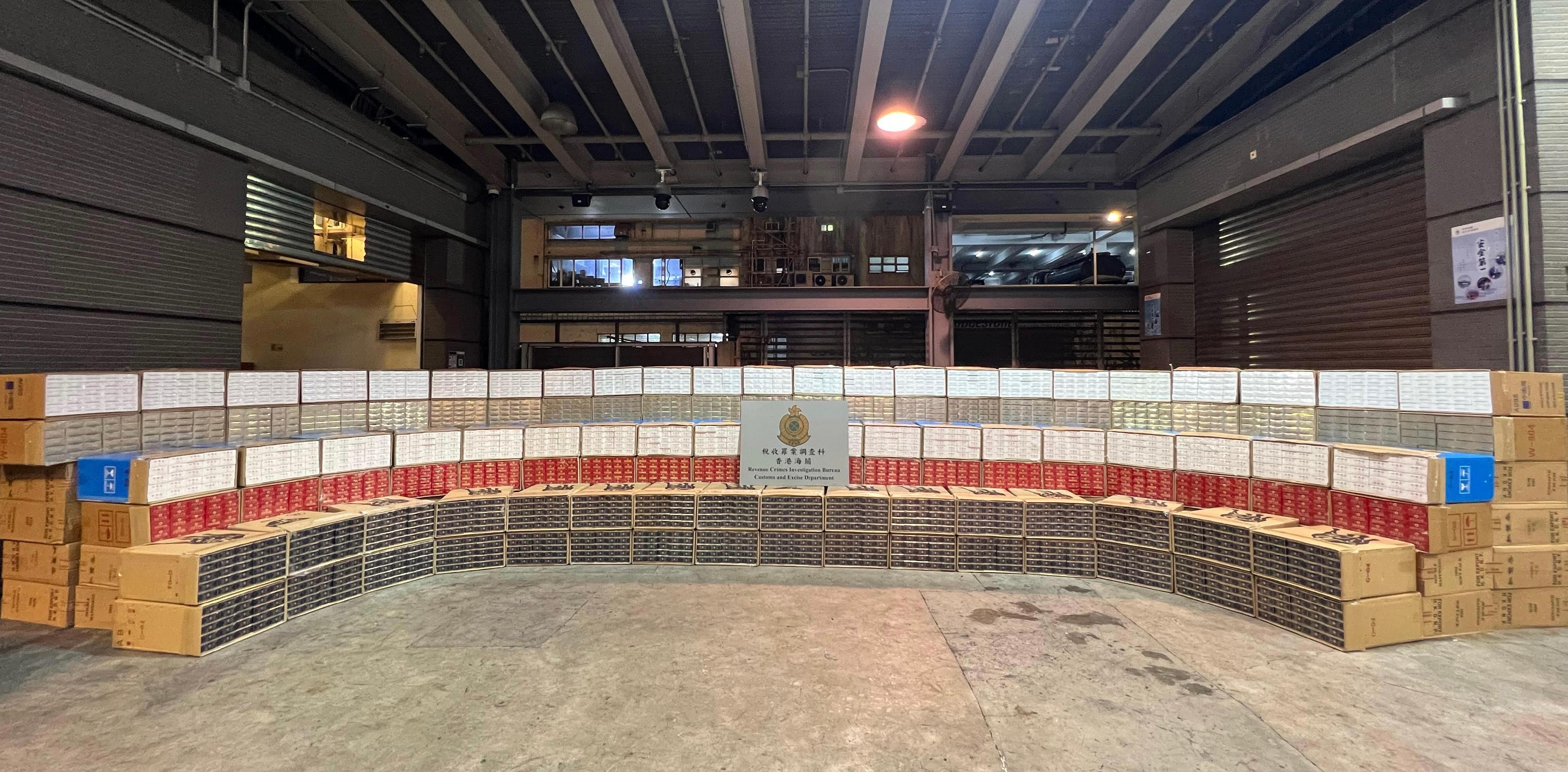 Hong Kong Customs yesterday (July 25) seized about 10 million suspected illicit cigarettes with an estimated market value of about $27 million and a duty potential of about $19 million in Kwai Chung. Photo shows some of the suspected illicit cigarettes seized.